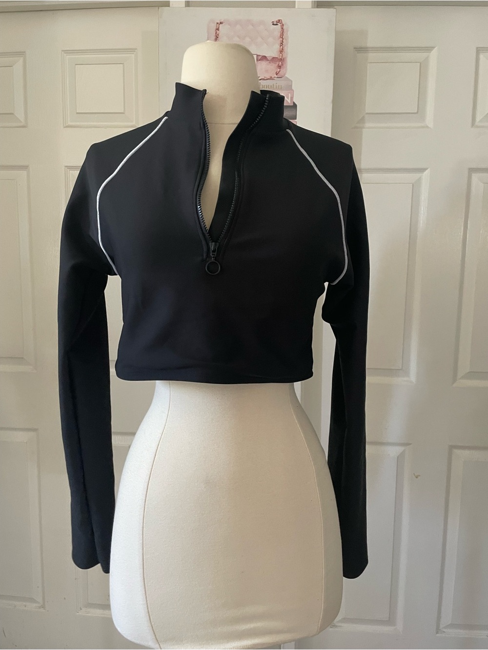 Victoria's Secret Black Cropped Zip-Front Athletic Top with White Piping